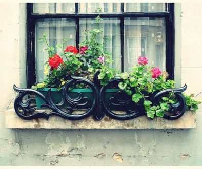 diy-wrought-iron-window-box-768x560